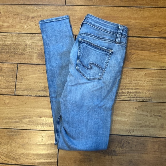 Women's Blue Jeans - Picture 7 of 7